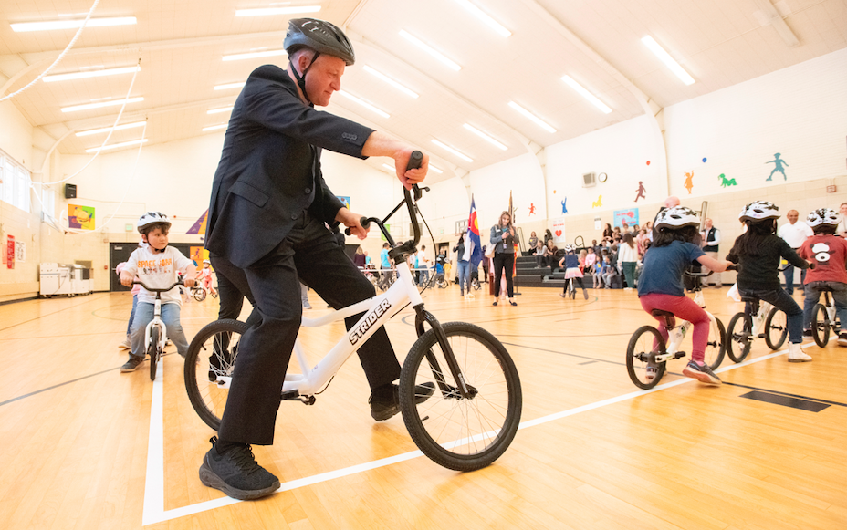 Polis on a bike
